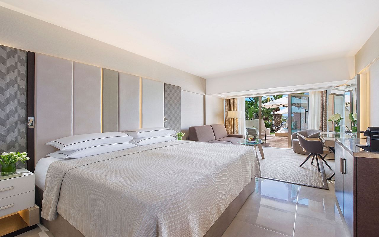Family Beach Studio - Outdoor Jacuzzi and Terrace 1