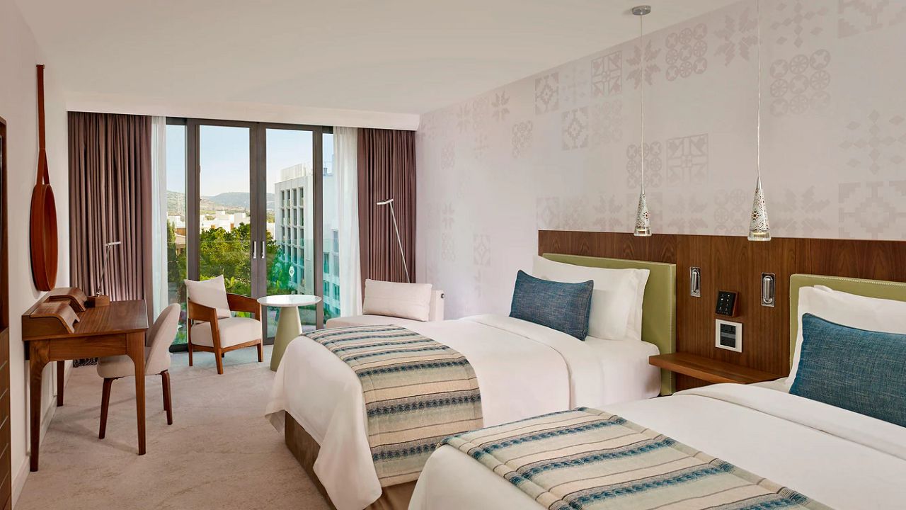 Superior Room Inland View Twin Bed 3
