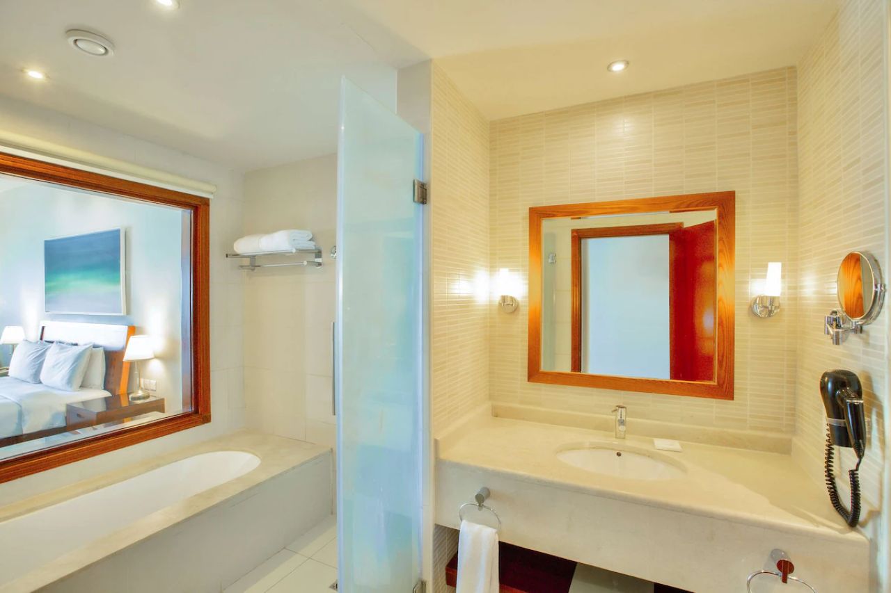 Premium Sea View with Balcony 2