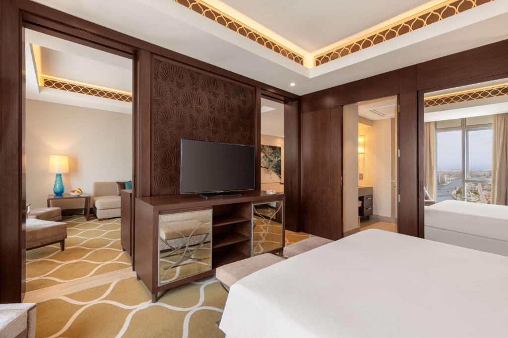 1 Bedroom Panoramic Suite 2