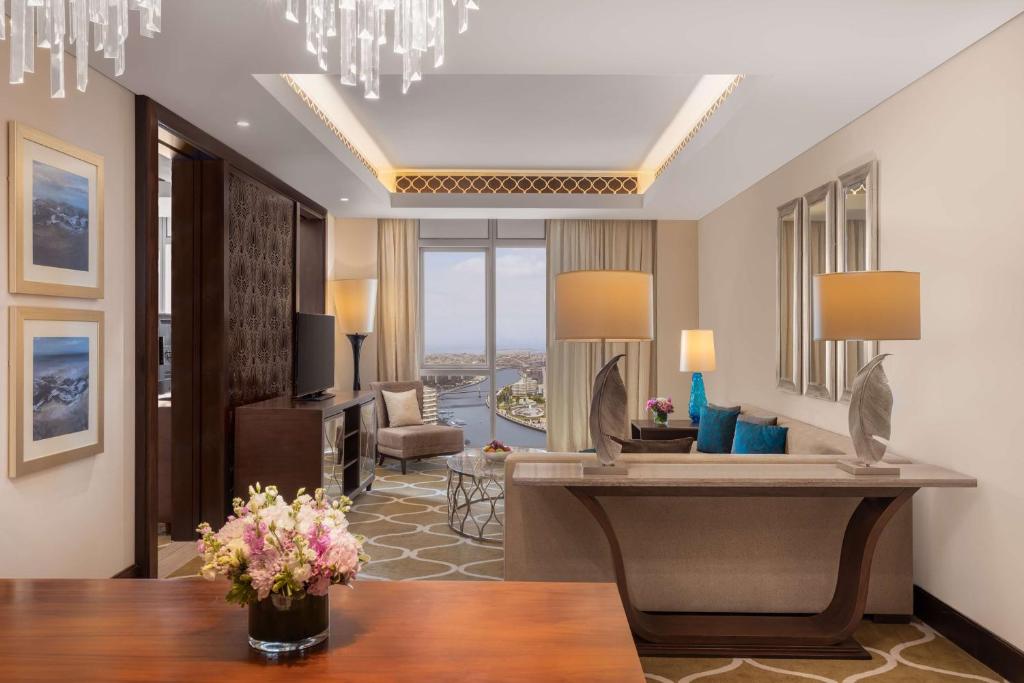 1 Bedroom Panoramic Suite 3