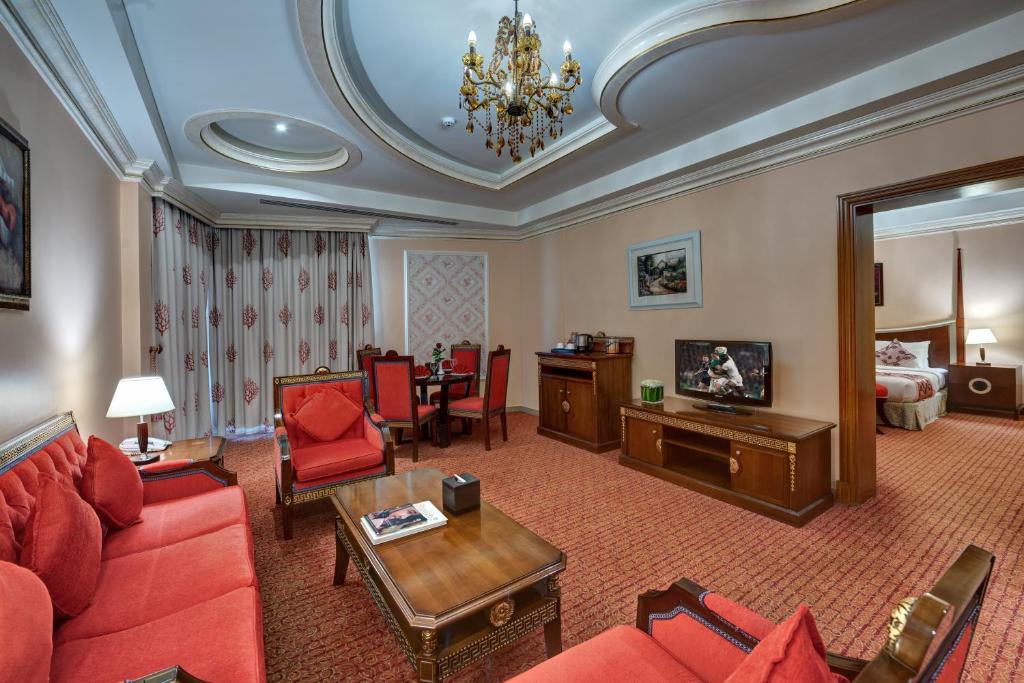 Executive Suite with Balcony 3