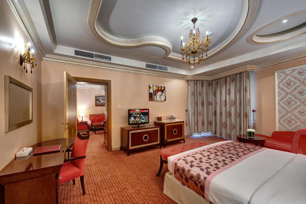 Executive Suite with Balcony 1