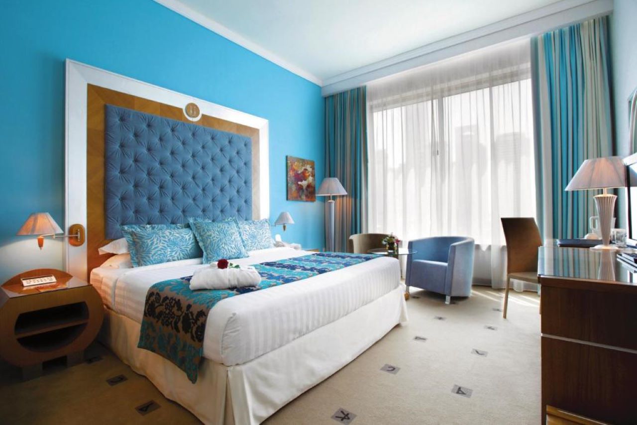 Deluxe Room Marina View 2