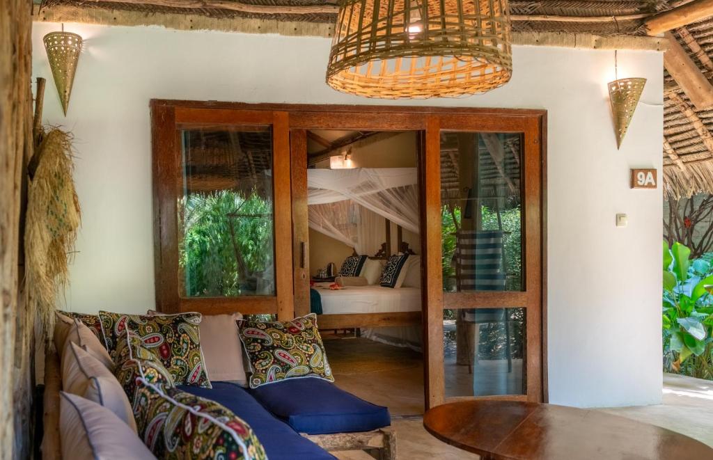 Family Room with Garden View 2