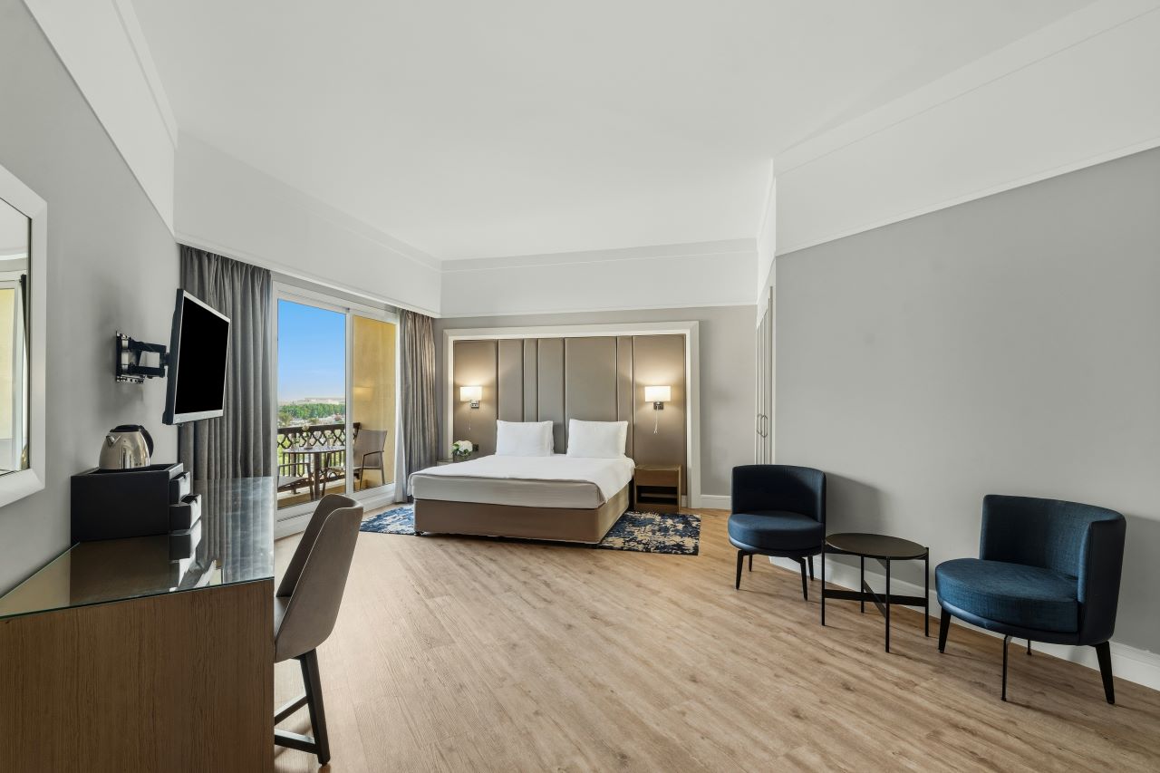 Interconnecting Family Suite Garden 1