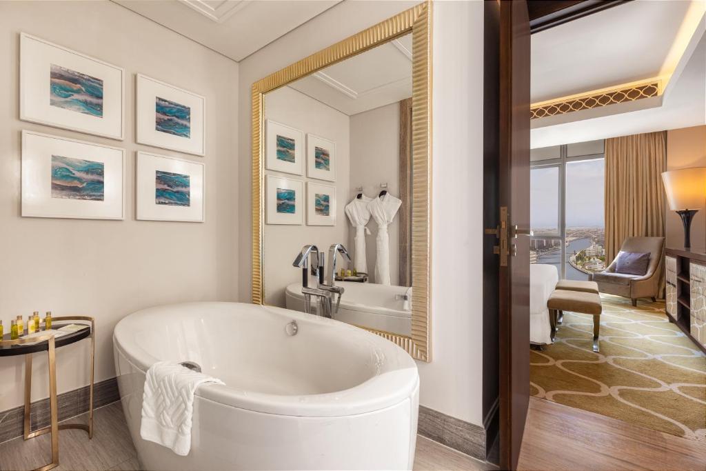 Chairman Suite 3