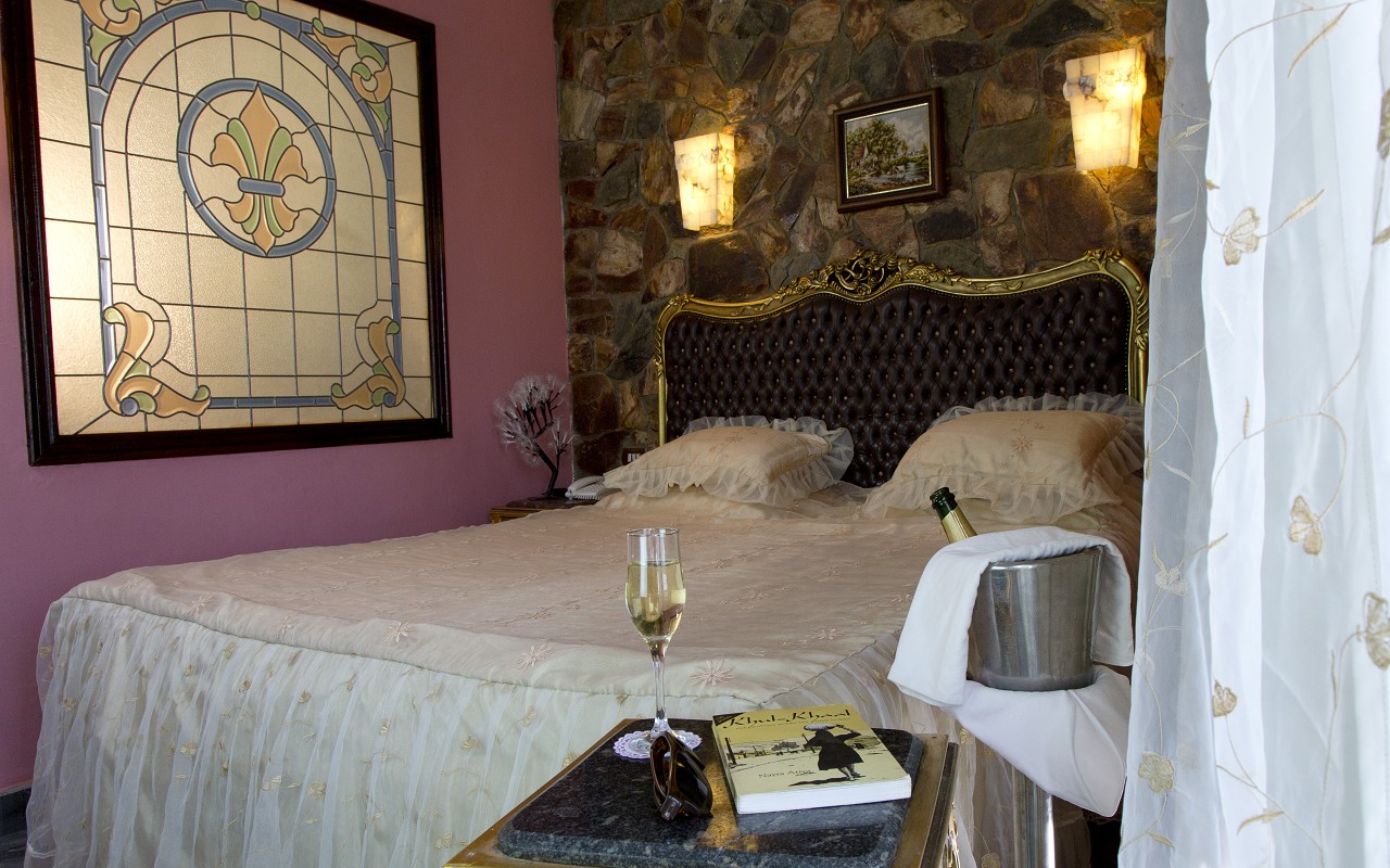 Junior Suite (King Bed) 3