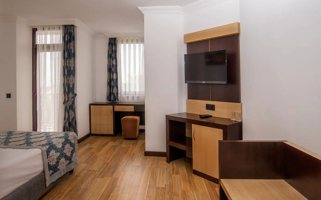 Ladies Standard Room 2