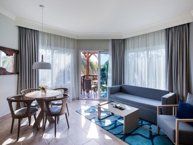Spacious Garden View Suite with Balcony 2