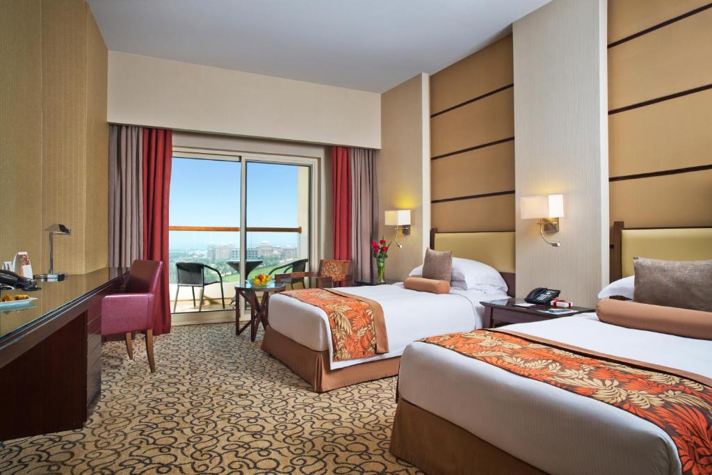 Guest Room with Kitchenette and Balcony 1