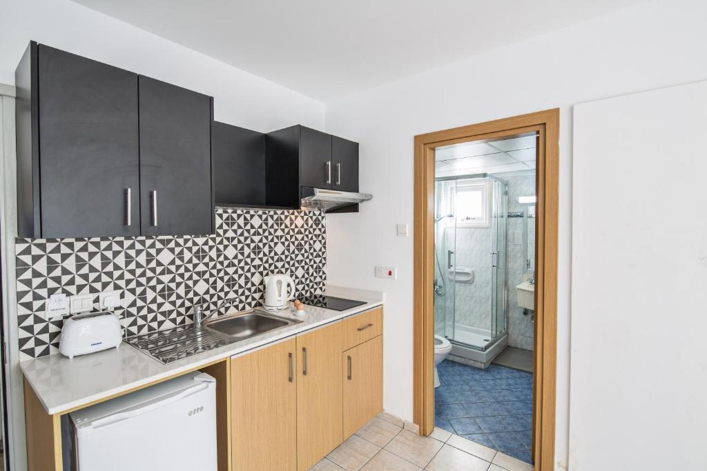 Luxury One Bedroom 3
