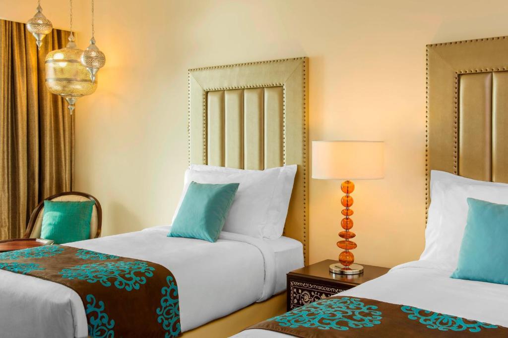 Deluxe Room Creek View 1
