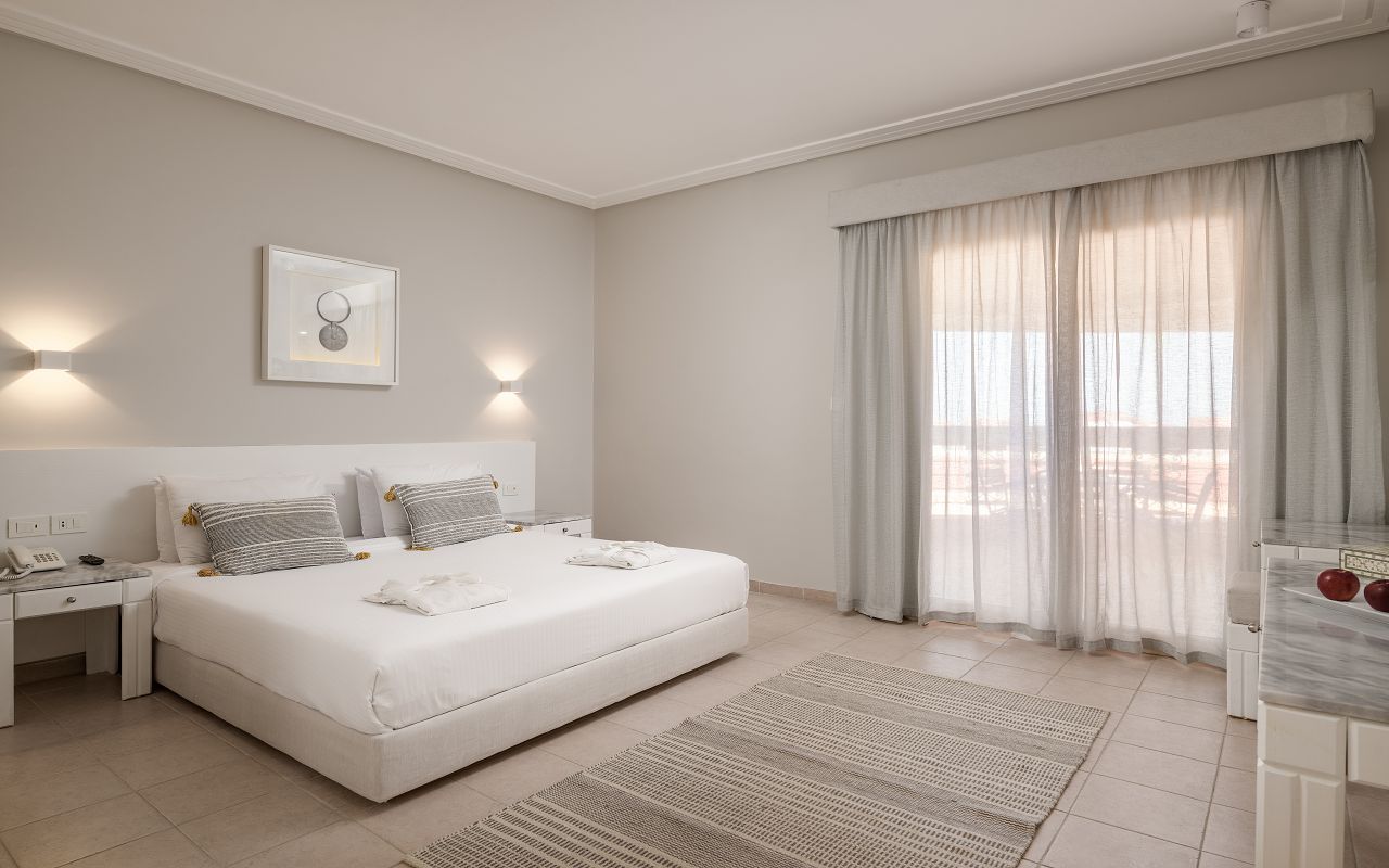 Deluxe Family Suite City Or Sea View 1