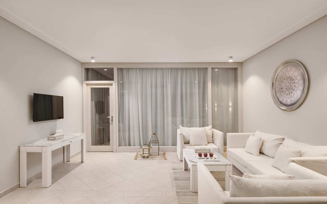 Deluxe Family Suite City Or Sea View 4