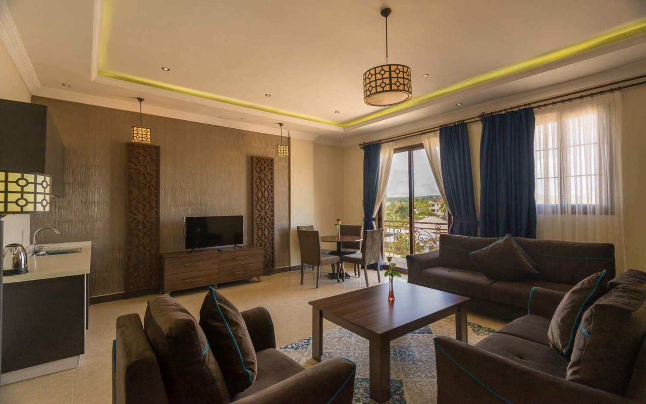 Senior Suite City View 2