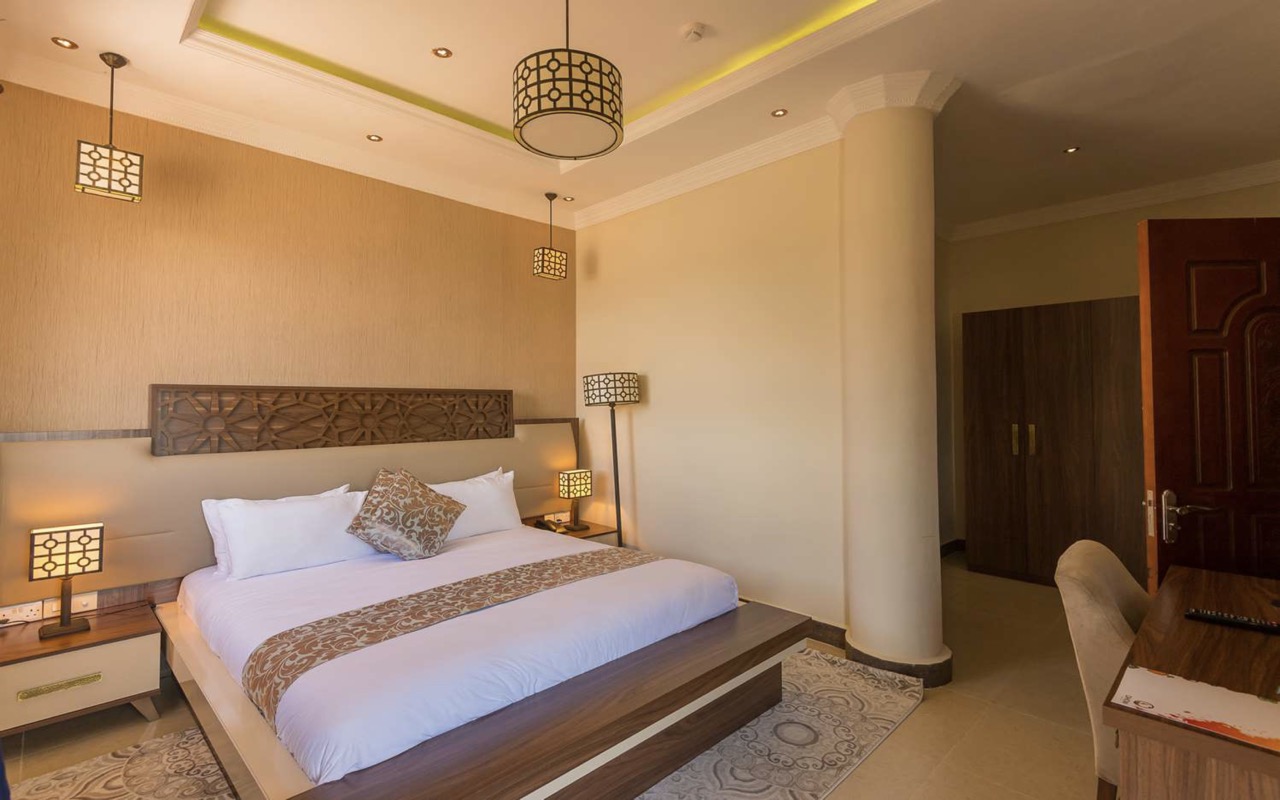 Senior Suite City View 3