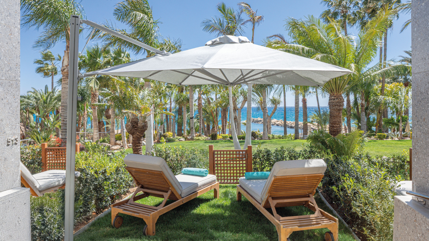 Junior Suite with Private Pool / Garden 4