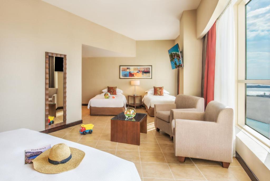 Sea View Family Room with Kitchenette & Balcony 4