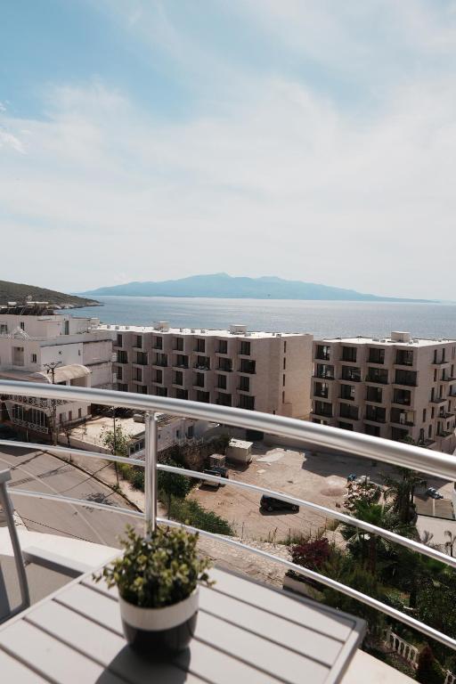 Triple Room With Balcony Sea View 1
