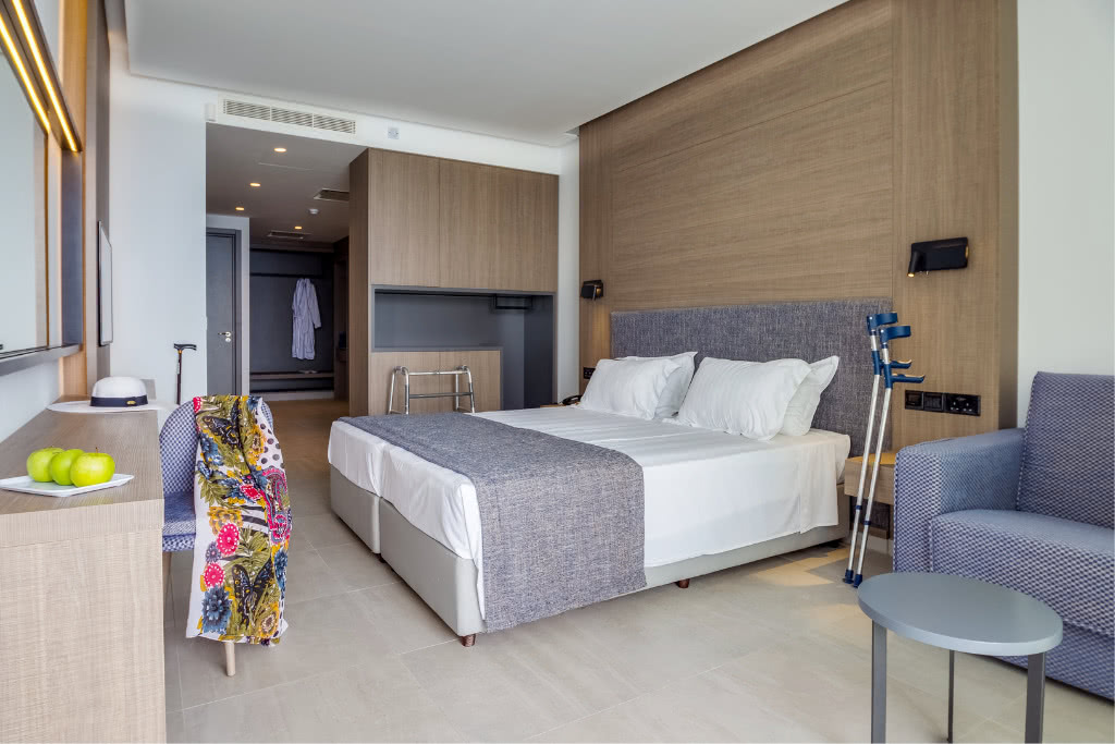 Deluxe Elite Adapted Suite Sea View 1