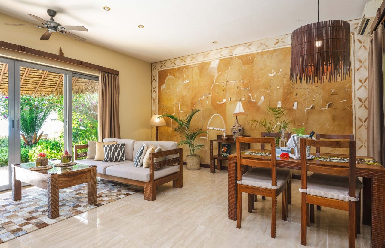 Ocean Access Villa with Pool 4