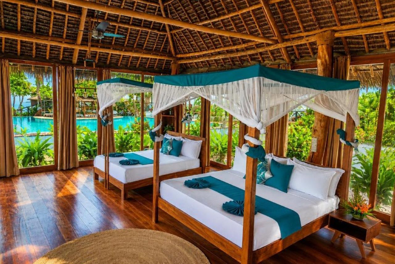 Deluxe Beachfront Villa 1
