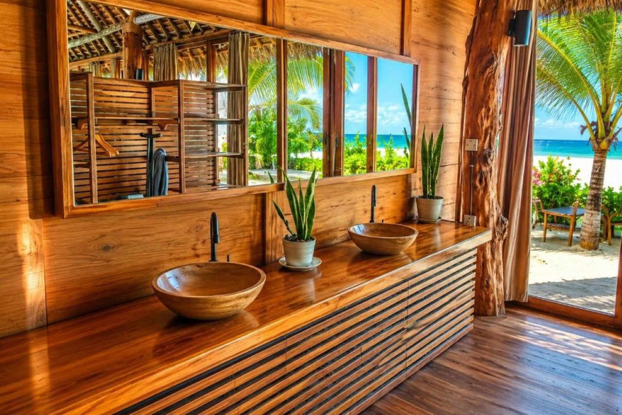 Deluxe Beachfront Villa 2