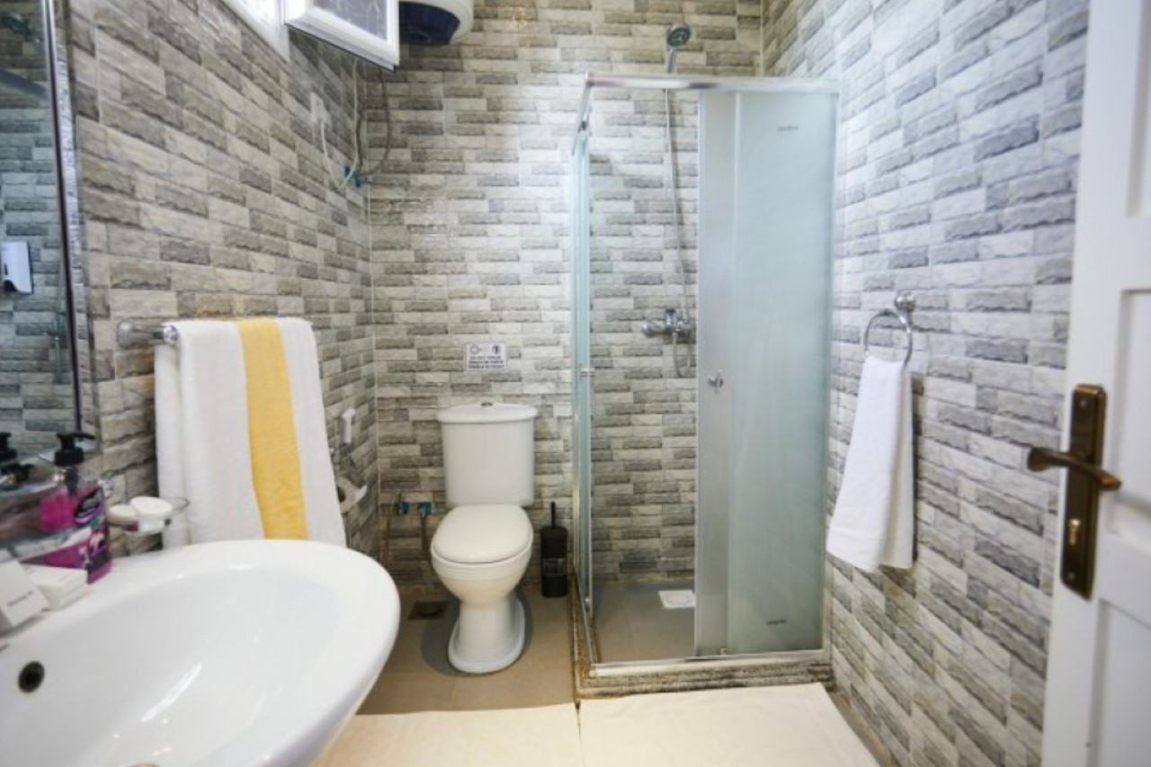 Deluxe Room 2