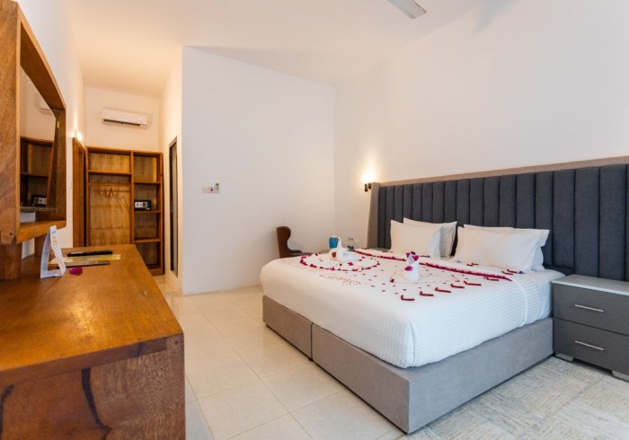 Luxury King/Twin room 1