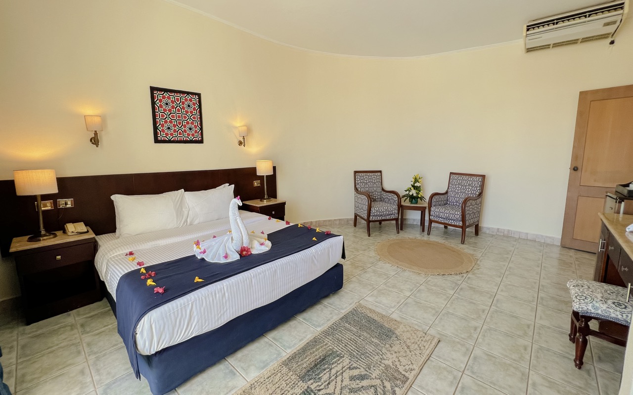 Family Room 4