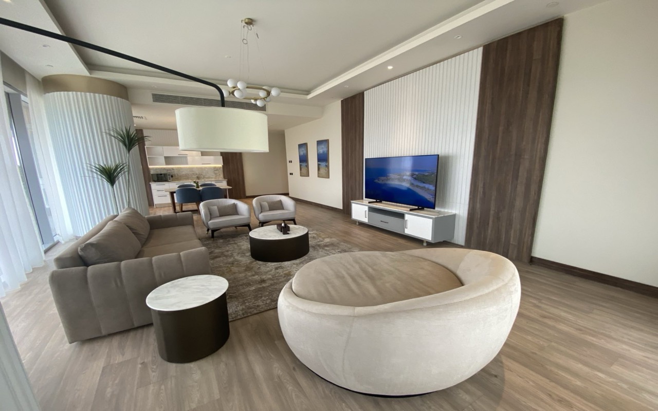 Deluxe Suite Park View 2