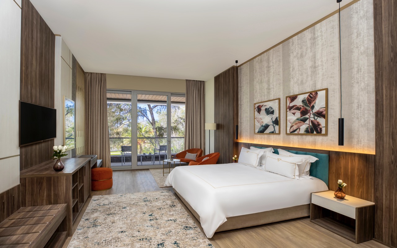 Deluxe Suite Sea View 2