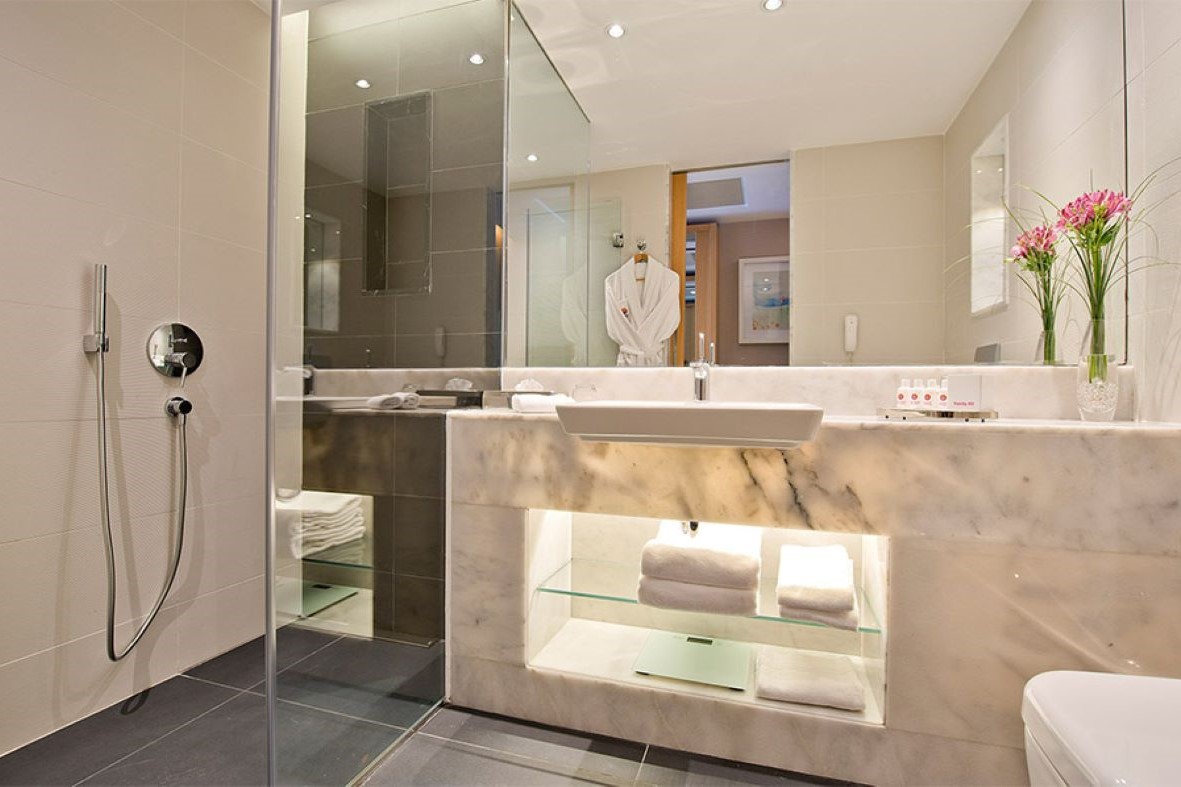 V Casual Suite Sea View With Balcony 2