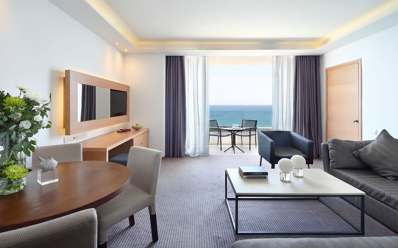 Deluxe Suite Sea View 1