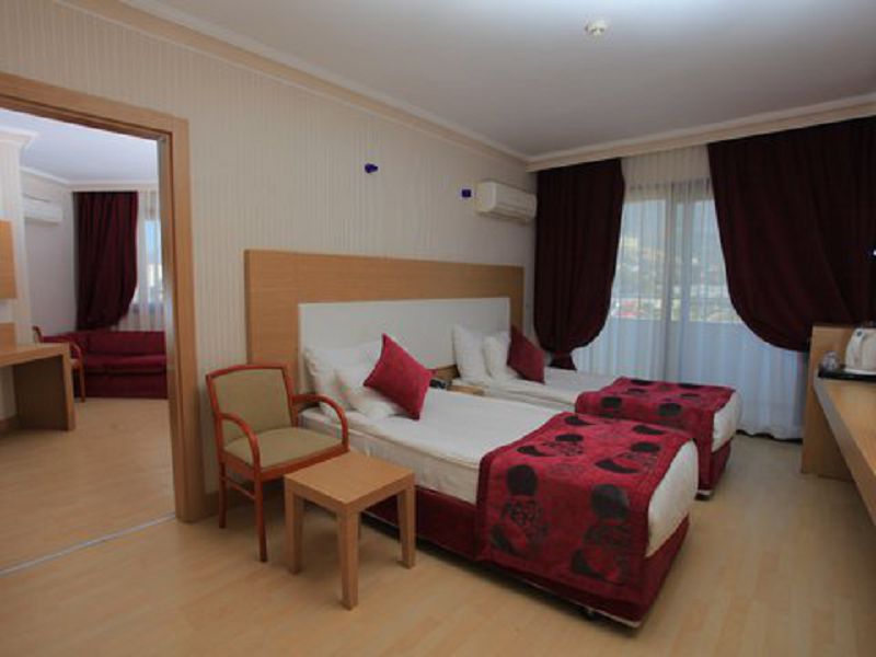 Connection Room 1