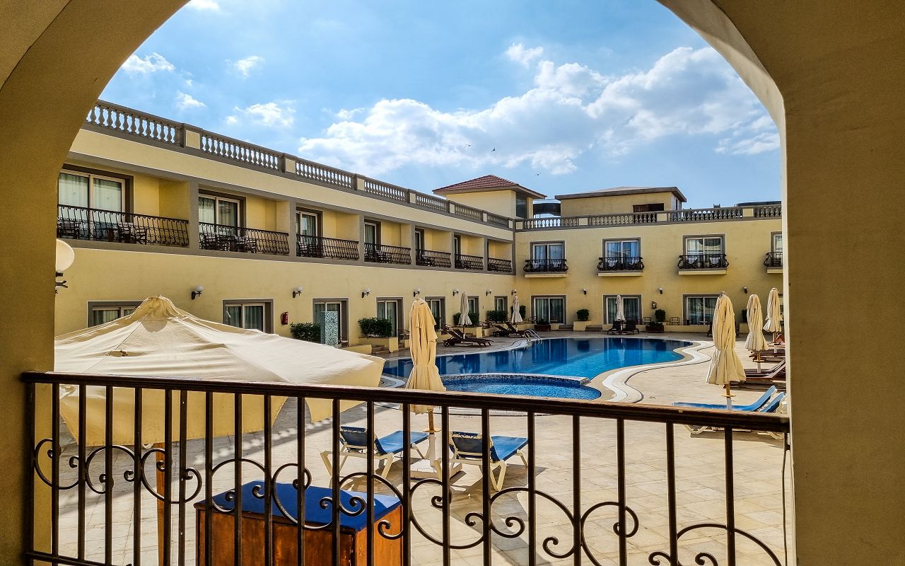 Deluxe Pool View Room 2