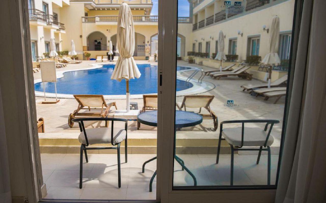 Deluxe Pool View Room 3