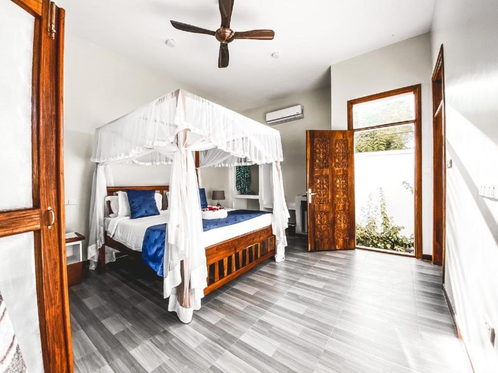 Deluxe Pool View Room with AC 1