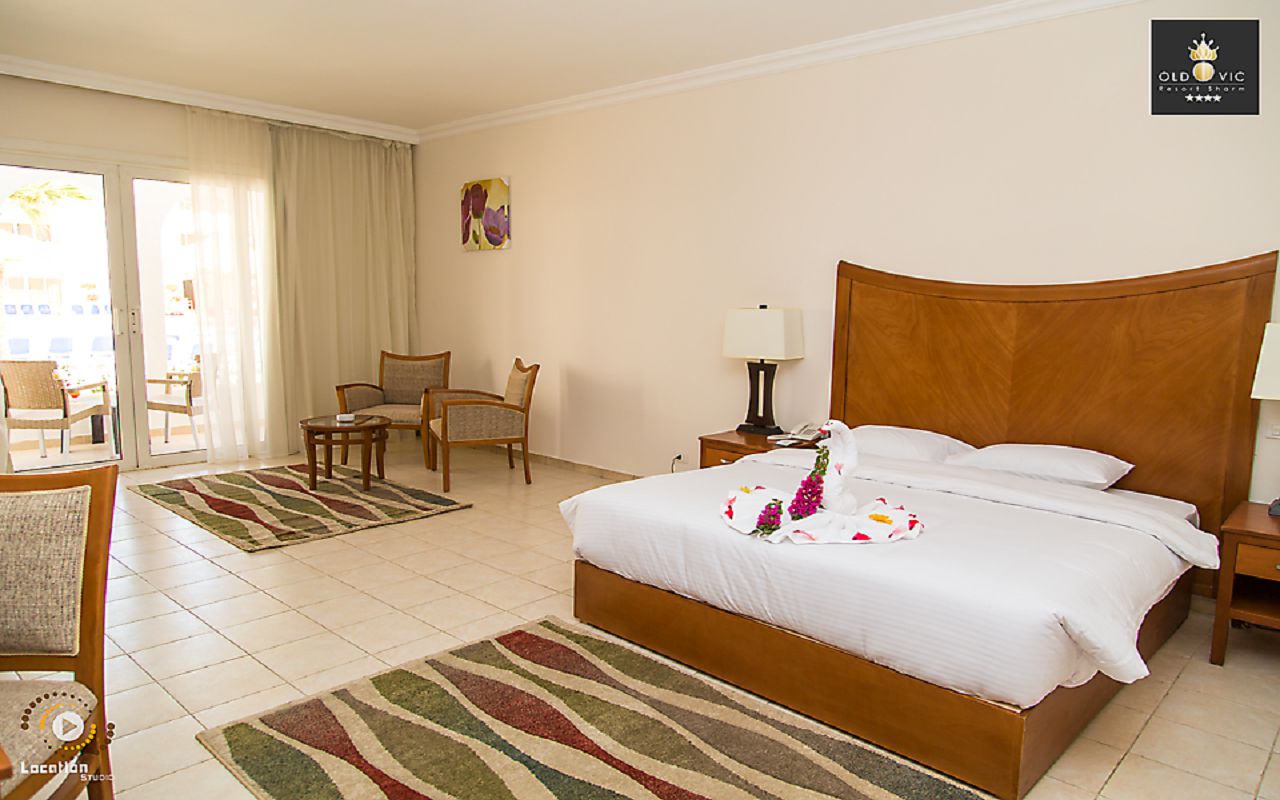 Deluxe Pool View Room 1