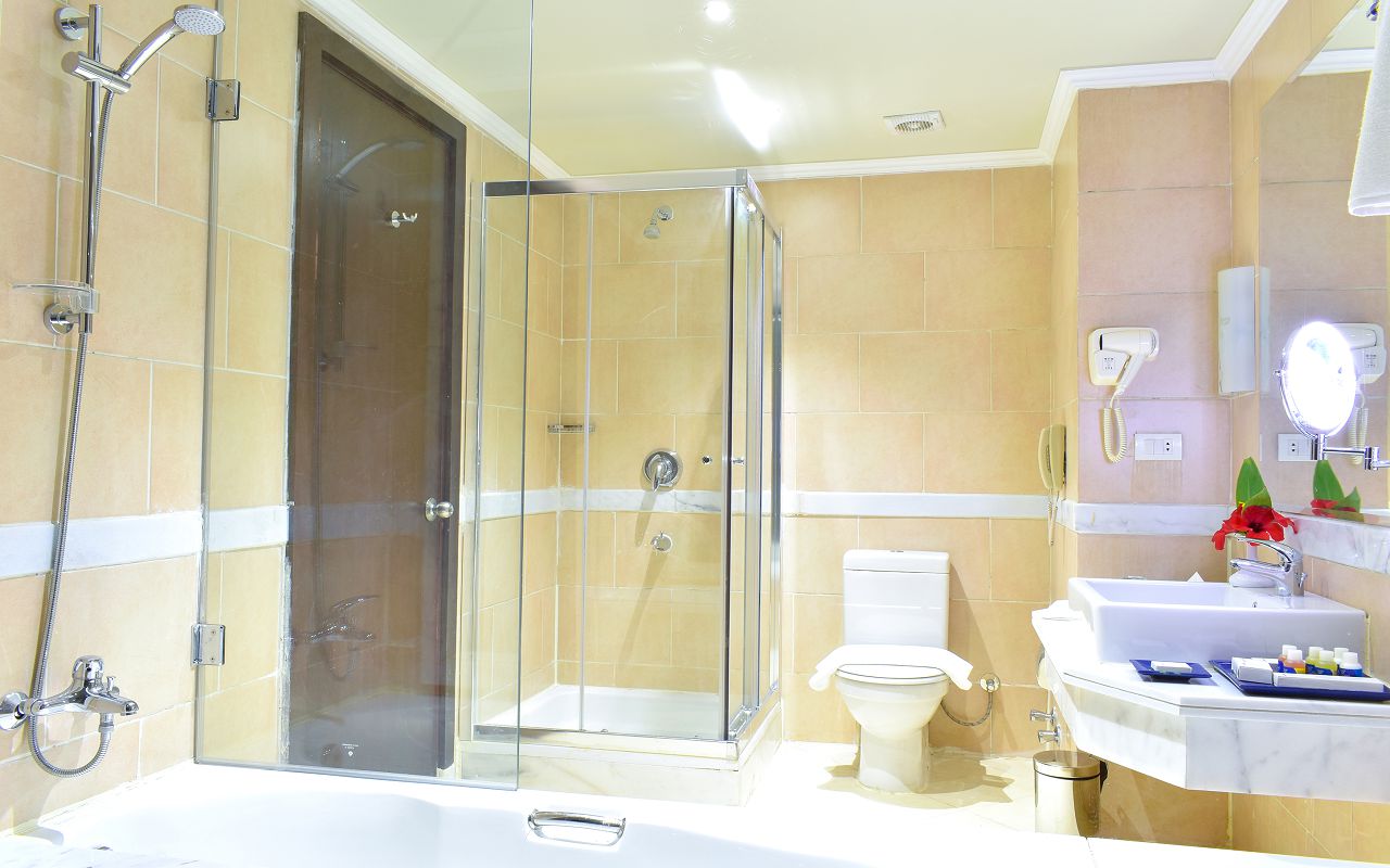 Deluxe Room 4