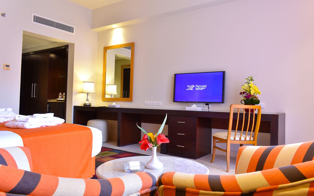 Deluxe Room (Pool / Lagoon View) 2