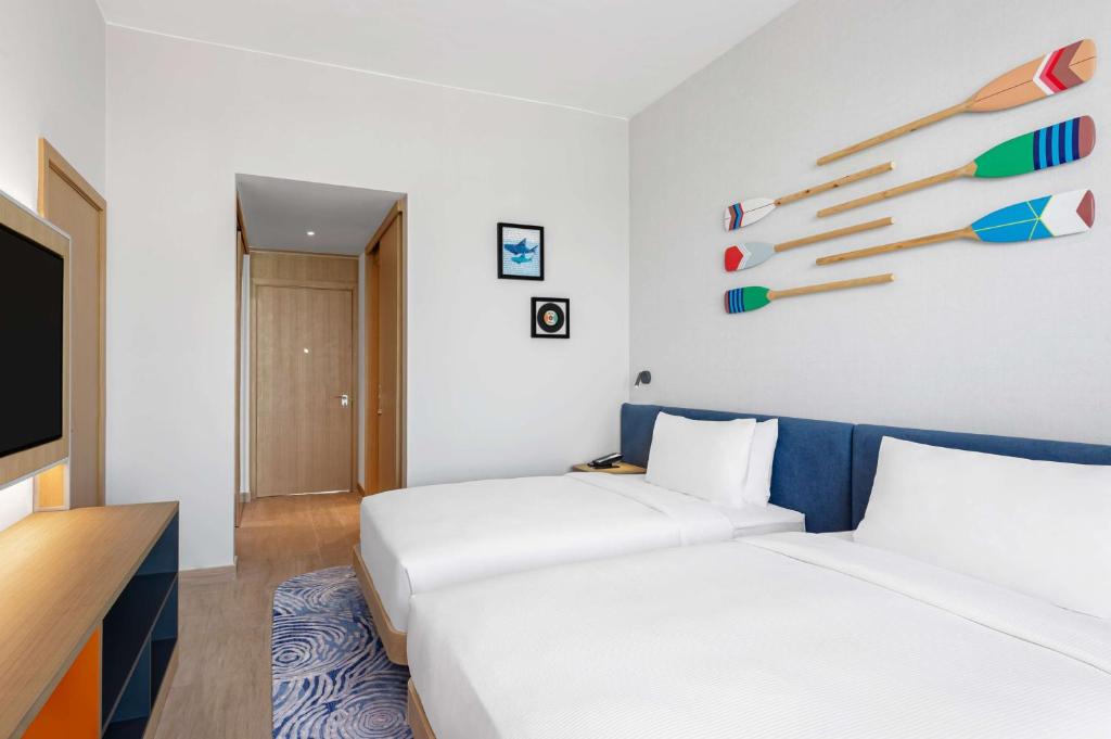 Guest Room Island View King/Queen 4