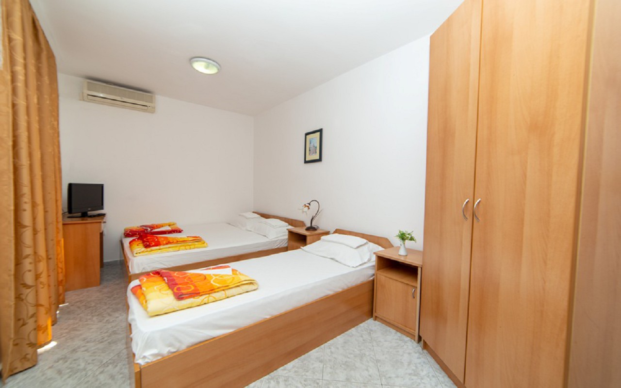 Double+EXB Room 1