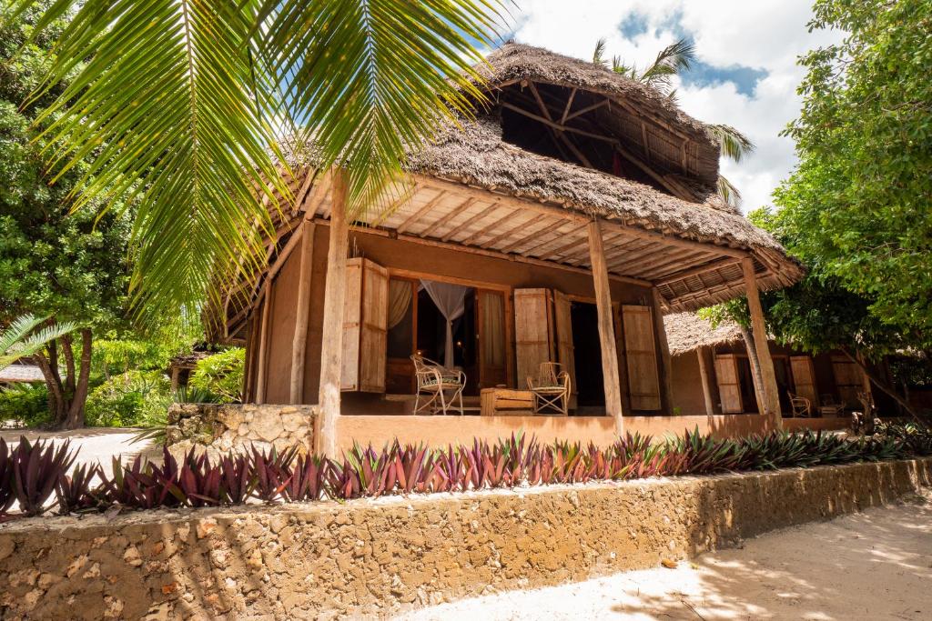 Full Moon Bungalow 1