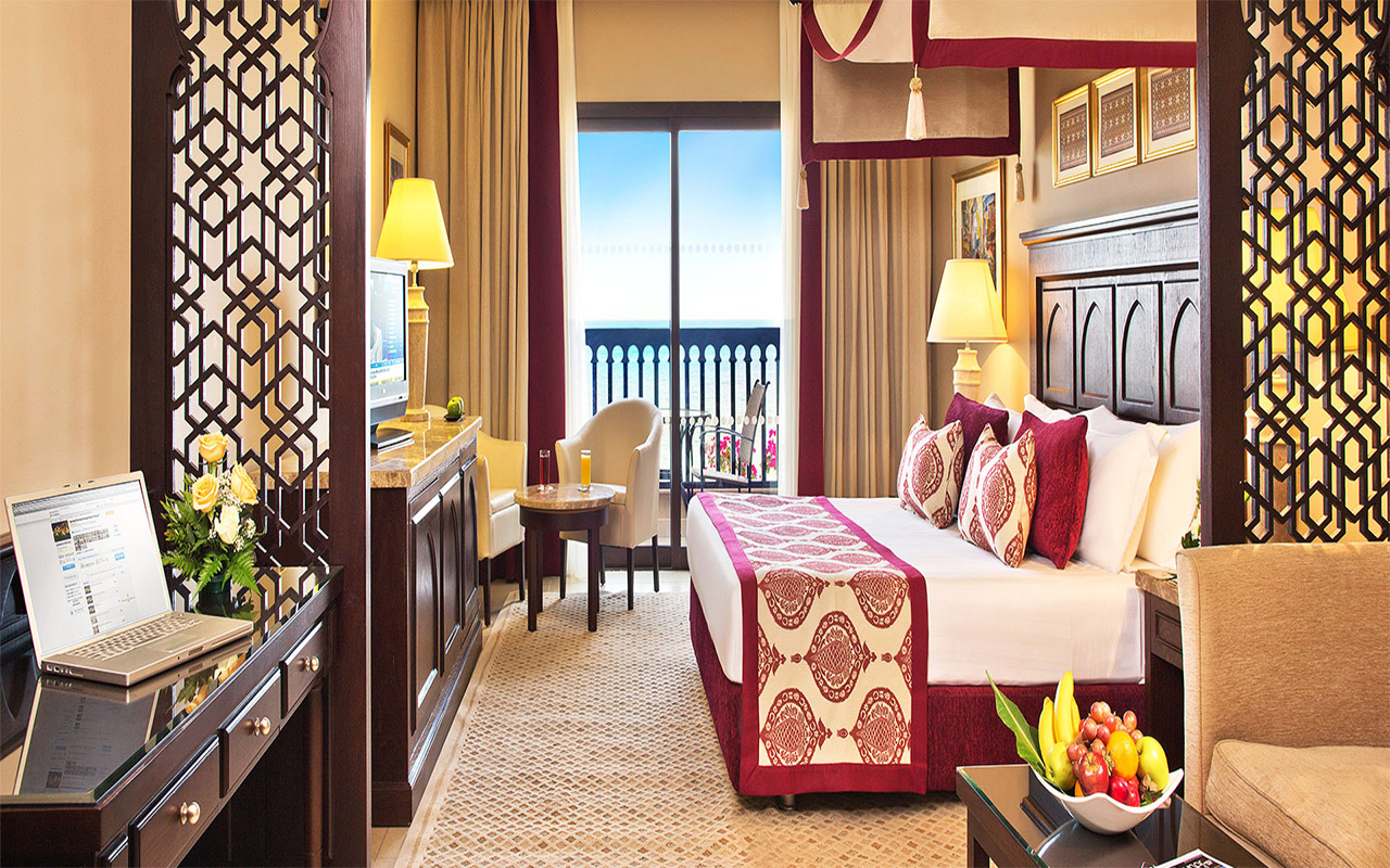 Al Dana Junior Suite Queen Bed 1