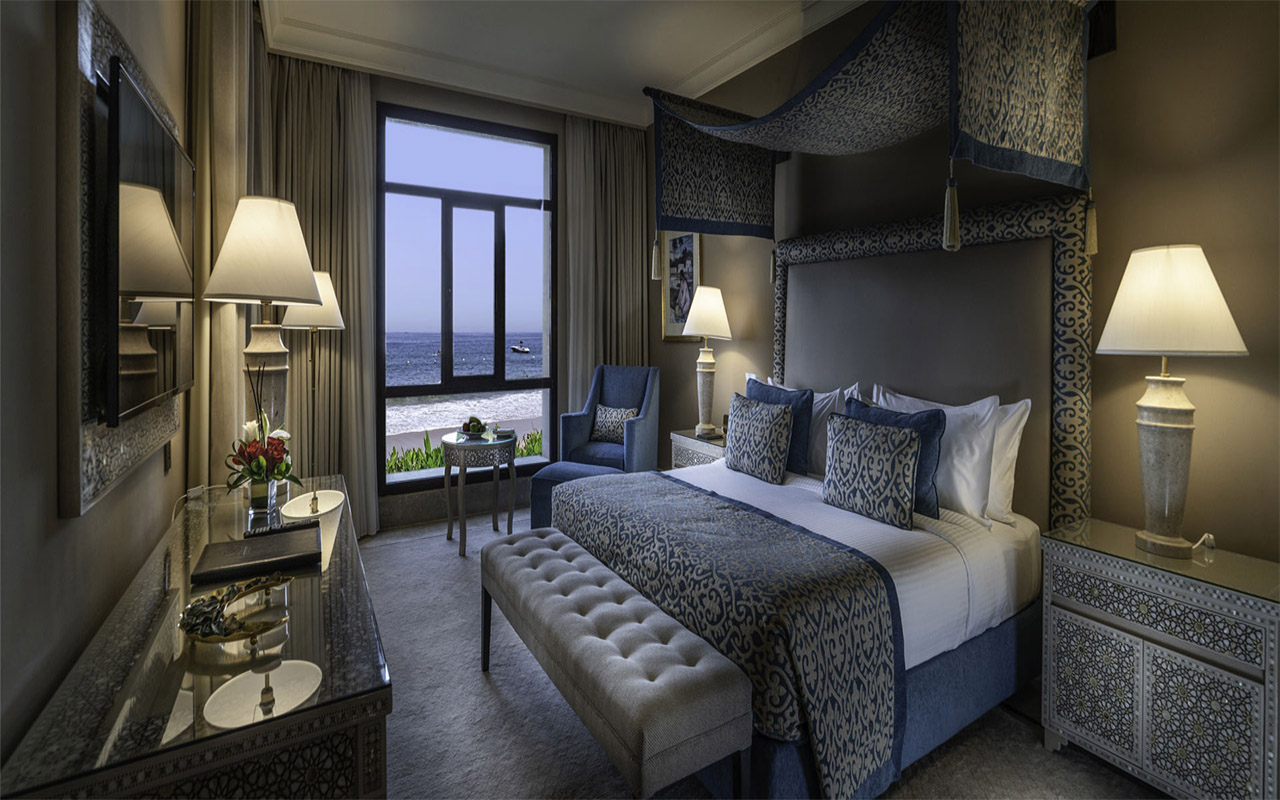 Al Bawadi Suite Queen Bed 1