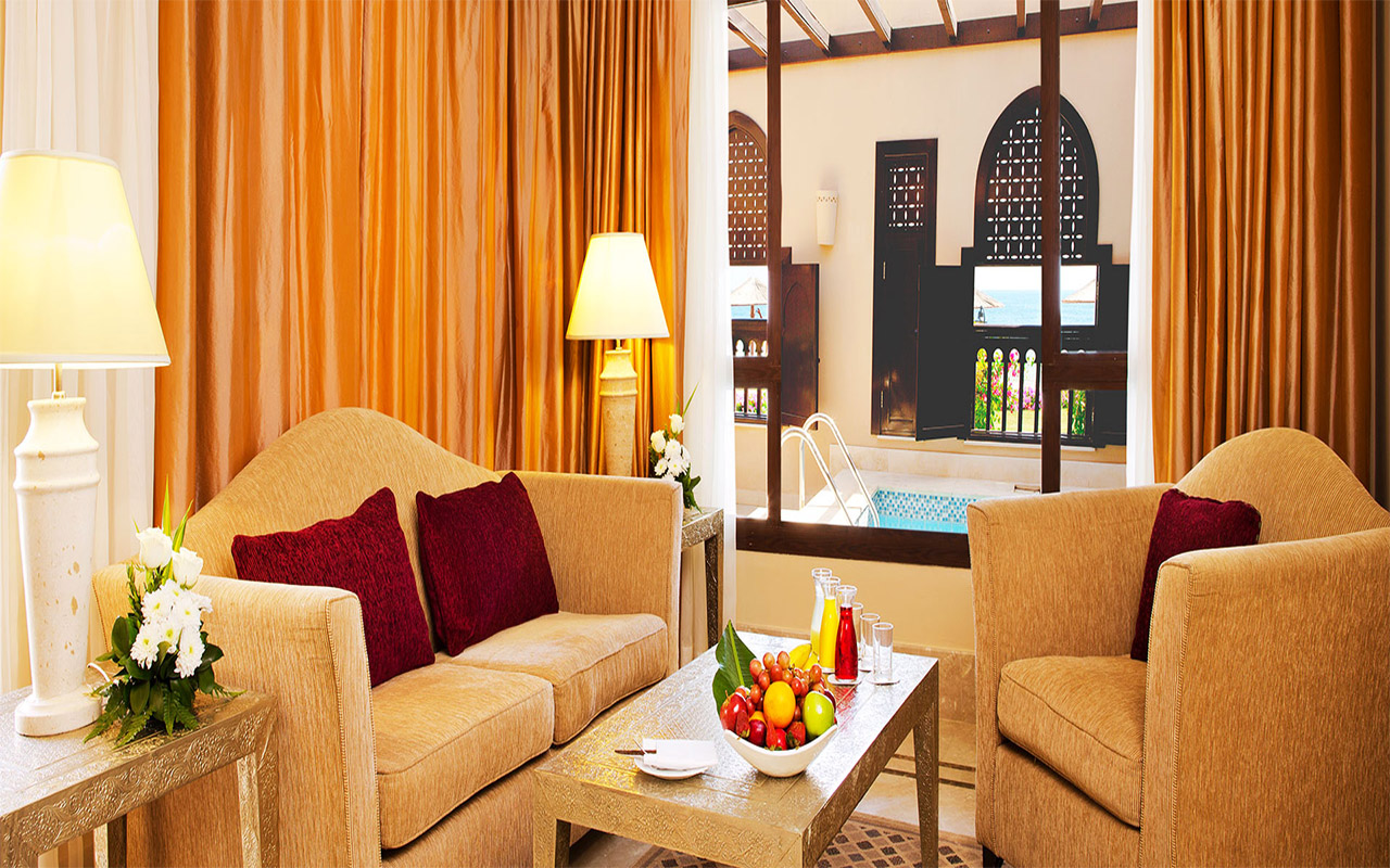 Al Qasr Suite Queen Bed 2