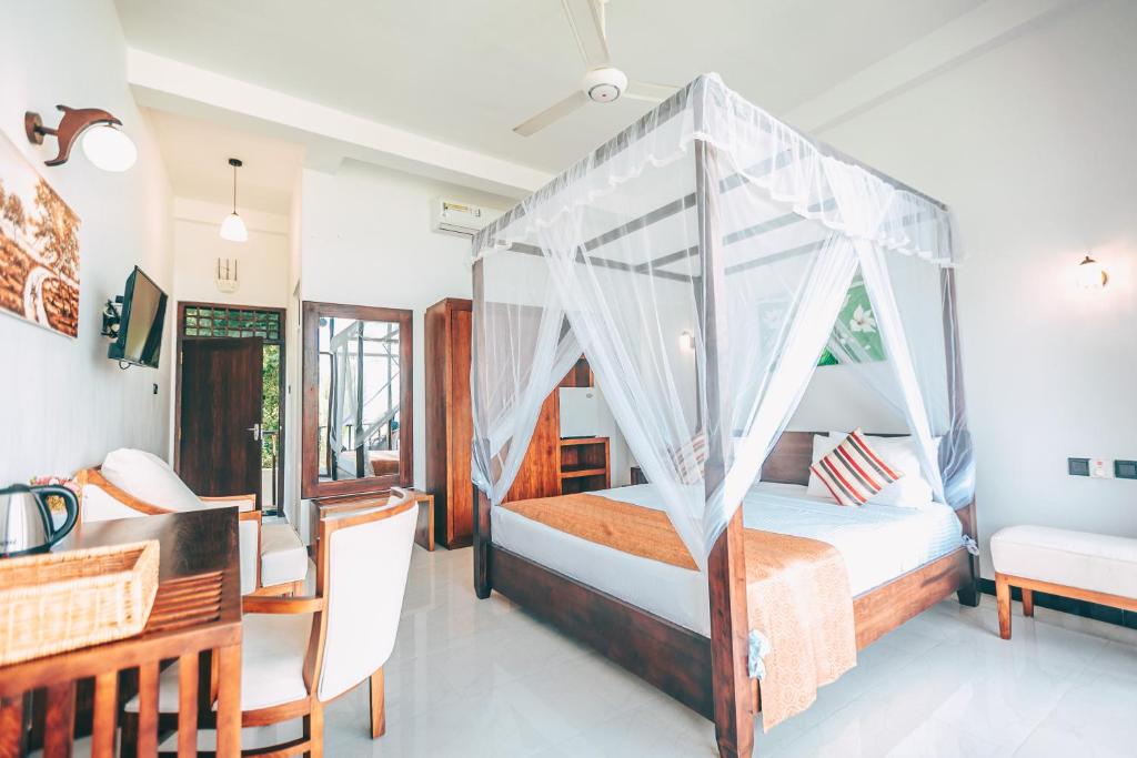 Deluxe Room Sea View 3
