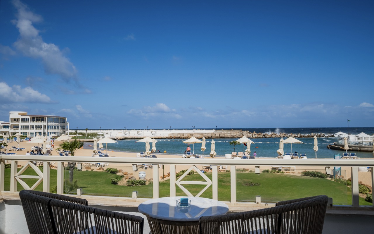 Deluxe Sea View 3